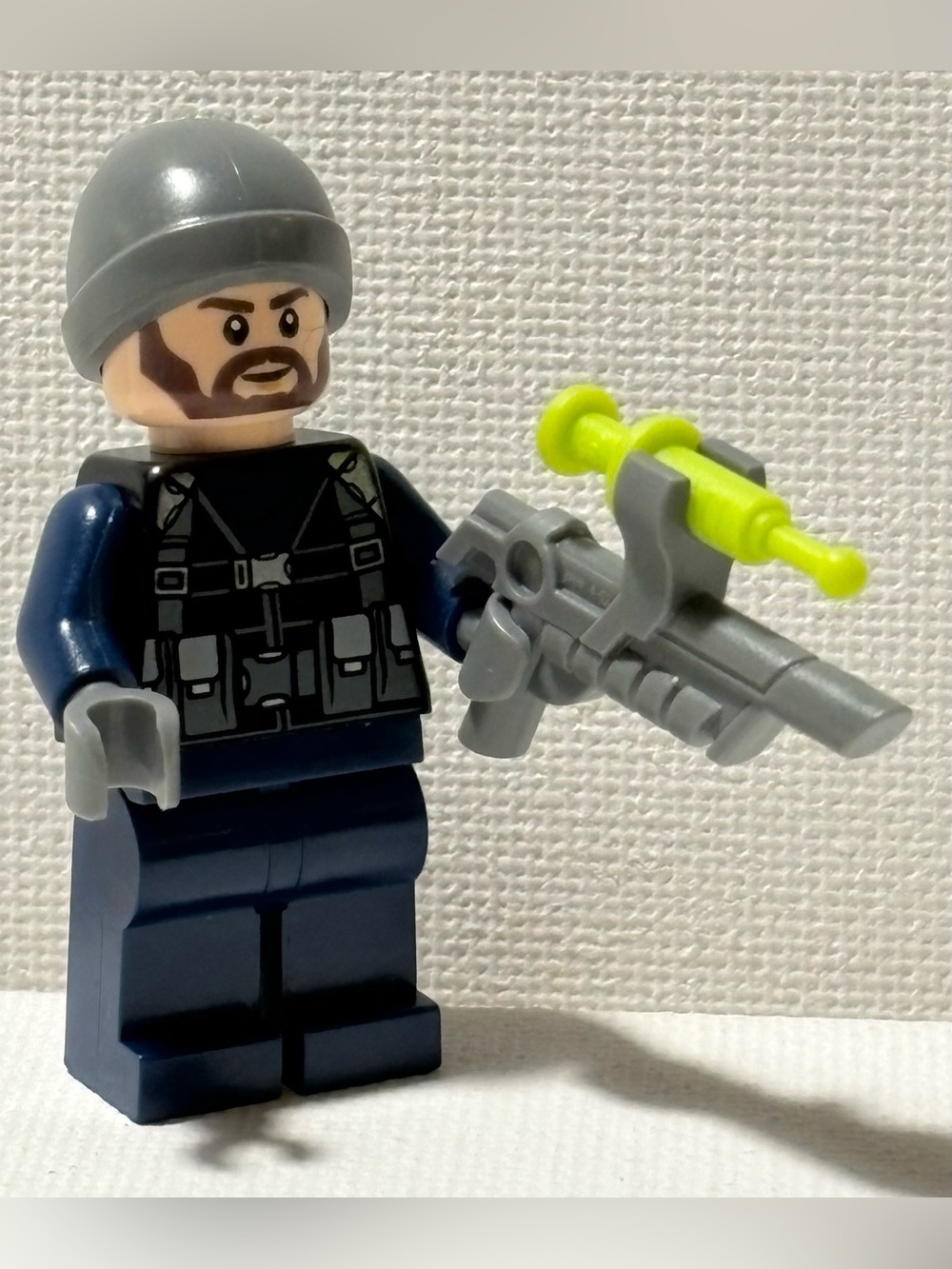 Lego Jurassic World ACU Guard W/ beanie and gun Legos Minifigures